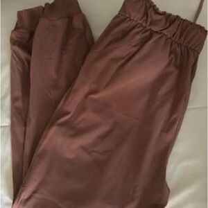 Lululemon Stretch HR joggers. Size 10. Brand new condition